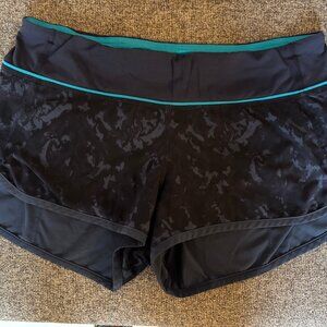 Lululemon Speed Shorts (Size 6) Navy Camo / Aqua - Vintage - EUC